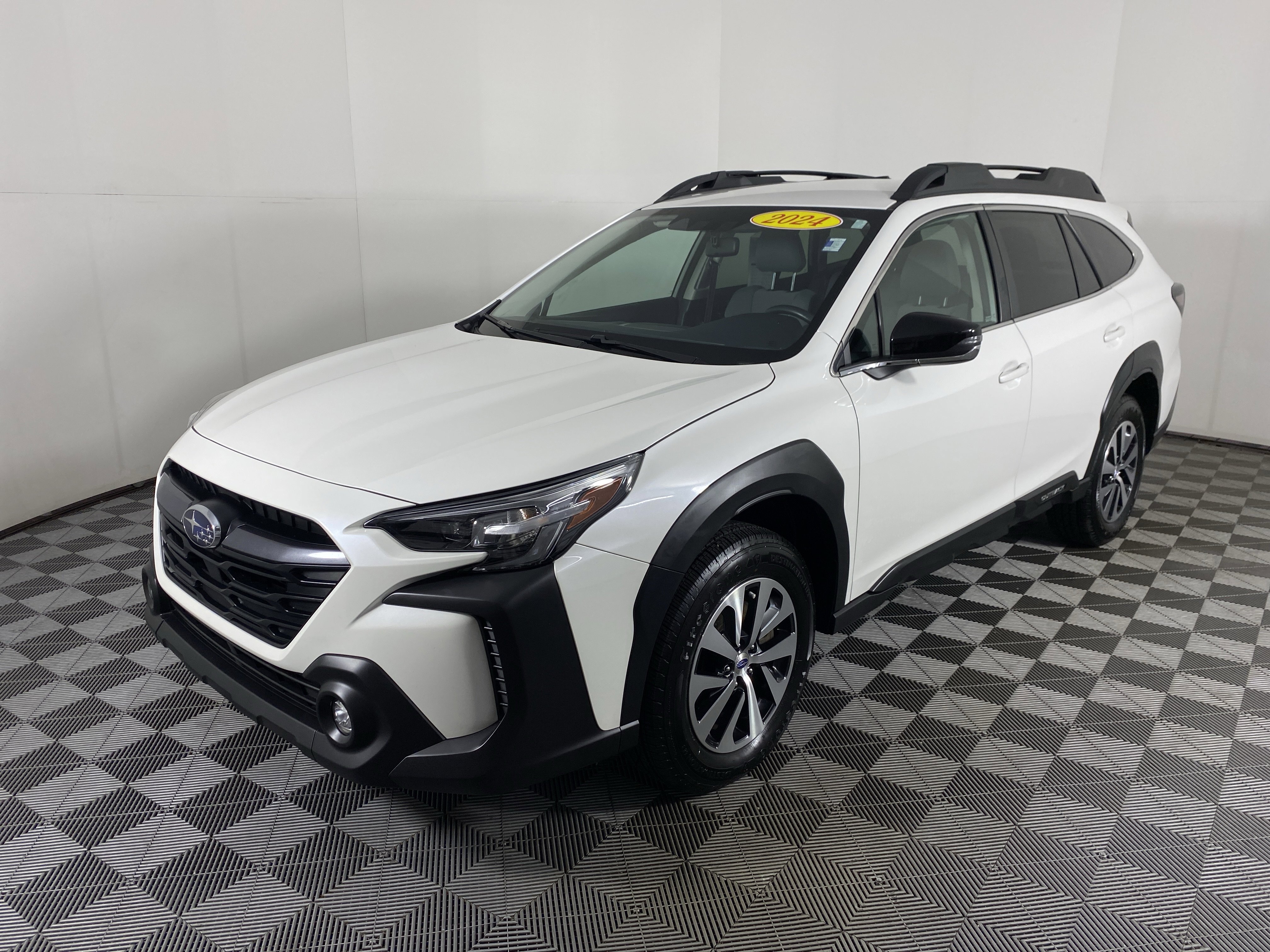 Used 2024 Subaru Outback Premium image 10