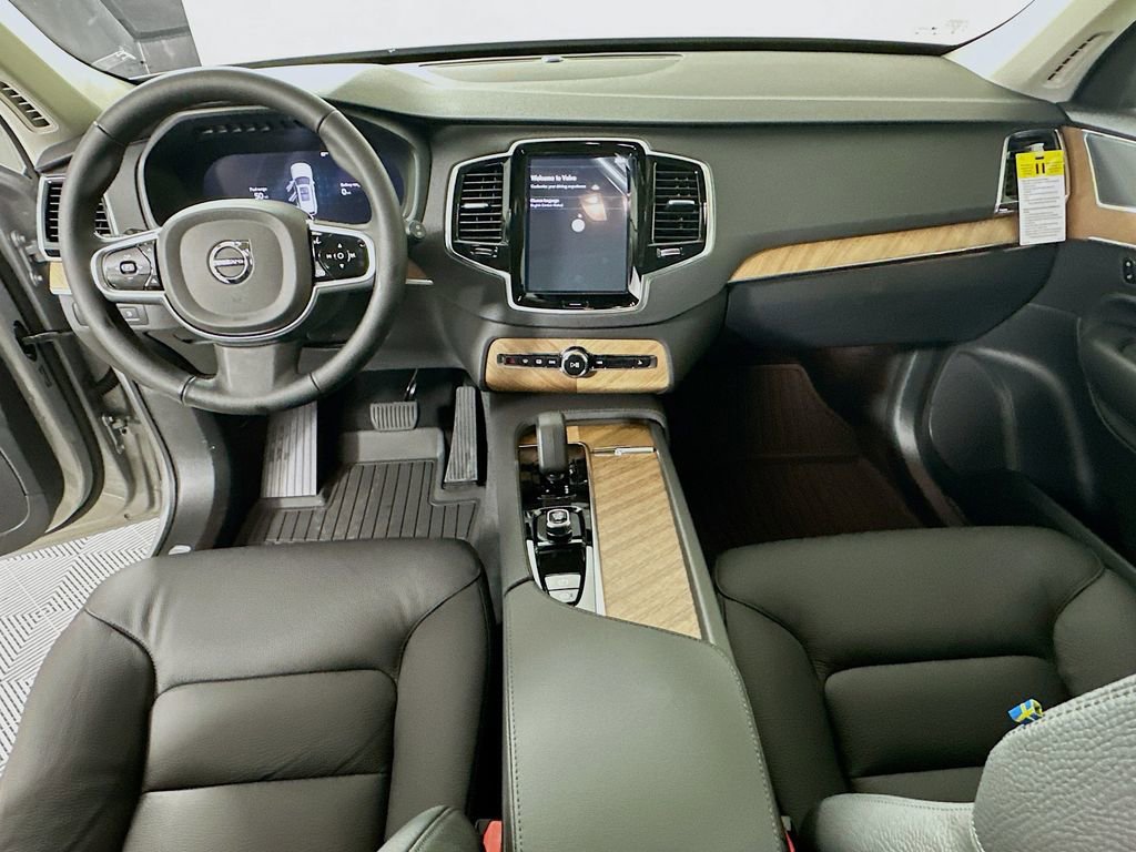 Used 2025 Volvo XC90 T8 Plus w/ Protection Package Premier image 3