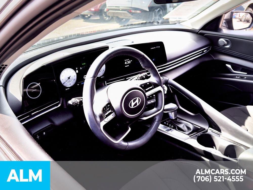 Used 2024 Hyundai Elantra SEL w/ Convenience Package FWD image 9
