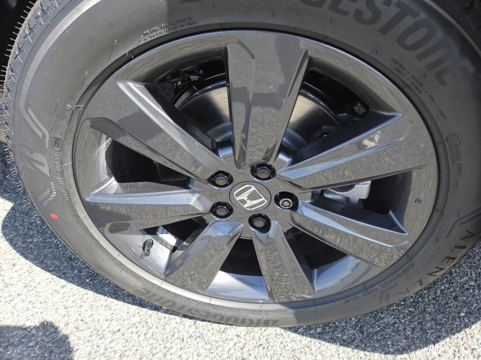 New 2026 Honda Pilot Sport image 14