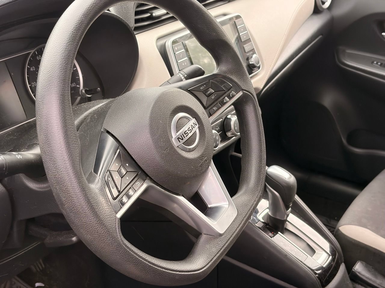 Used 2021 Nissan Versa SV FWD image 8