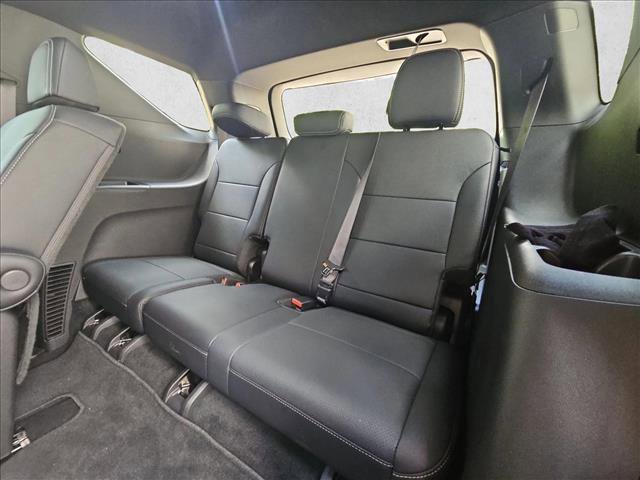 Used 2026 Chevrolet Traverse LT FWD image 18