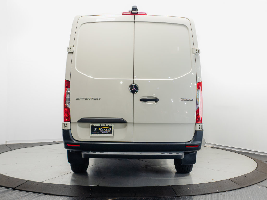 Used 2025 Mercedes-Benz Sprinter 2500 image 18