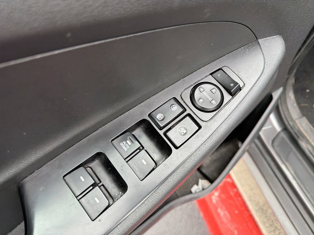Used 2020 Hyundai Tucson SE FWD image 11