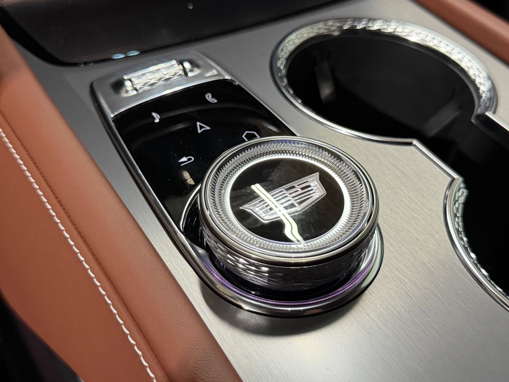 New 2026 Cadillac Vistiq Platinum AWD/4WD image 14