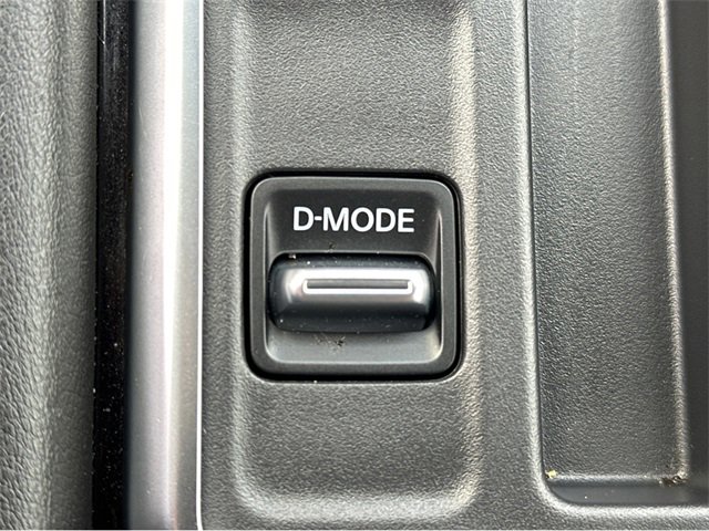 Used 2022 Nissan Pathfinder SV image 30