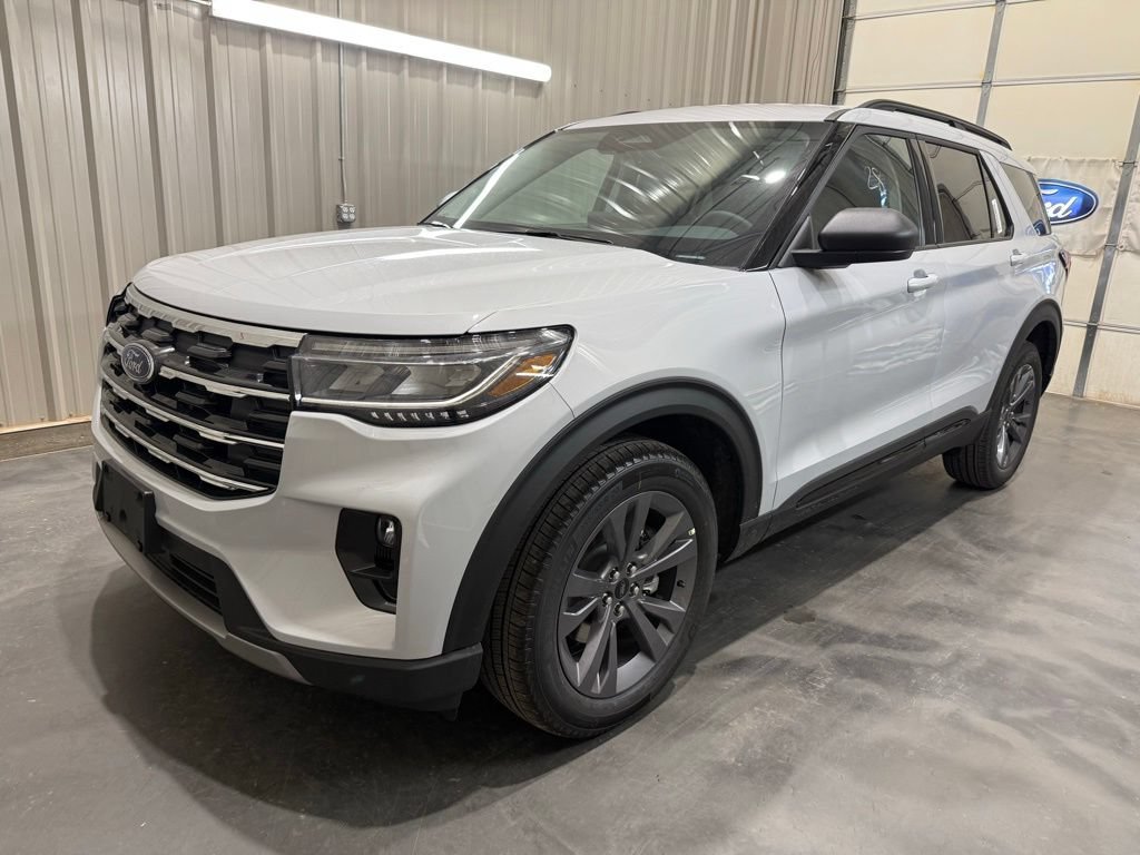 New 2026 Ford Explorer Active w/ Active Comfort Package AWD/4WD image 3