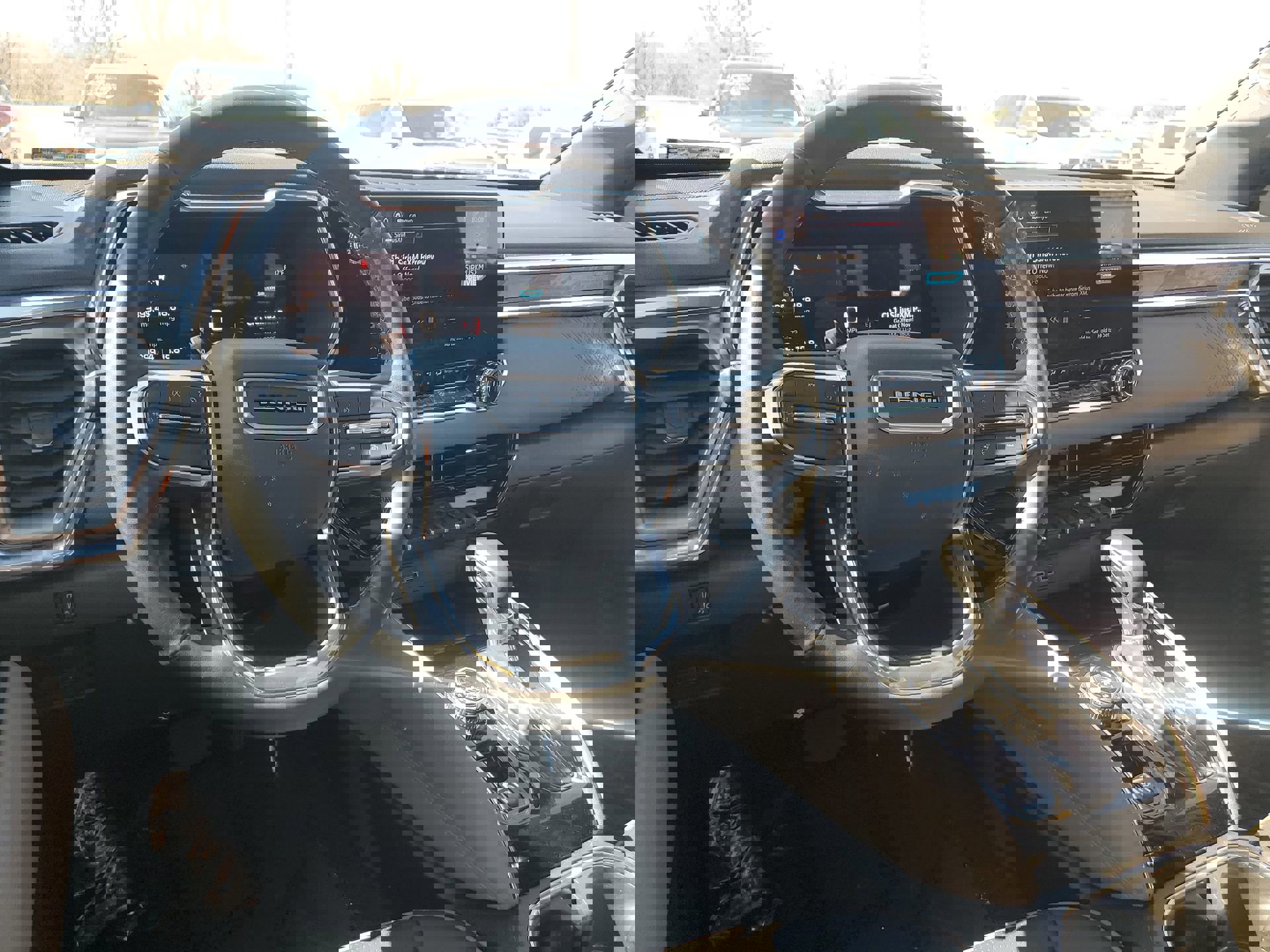 Used 2025 GMC Canyon Denali image 19