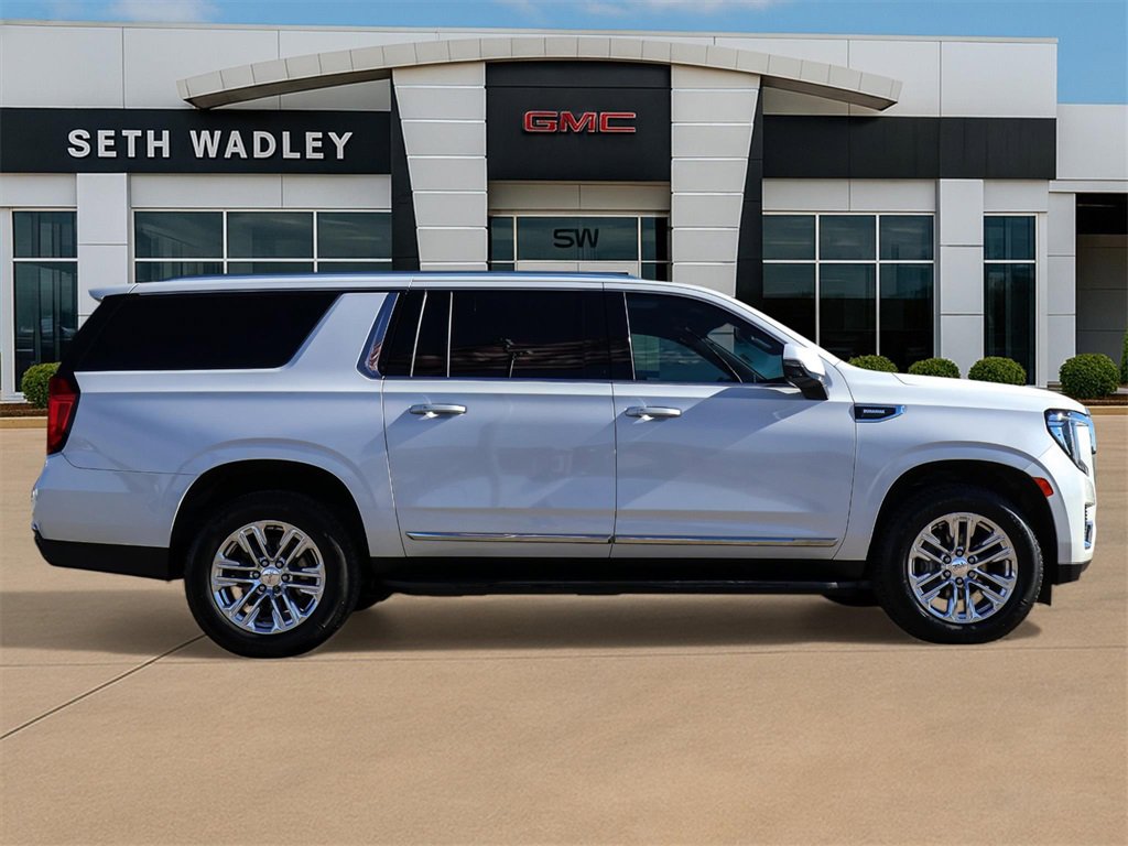 Used 2021 GMC Yukon XL SLT w/ SLT Premium Package image 8