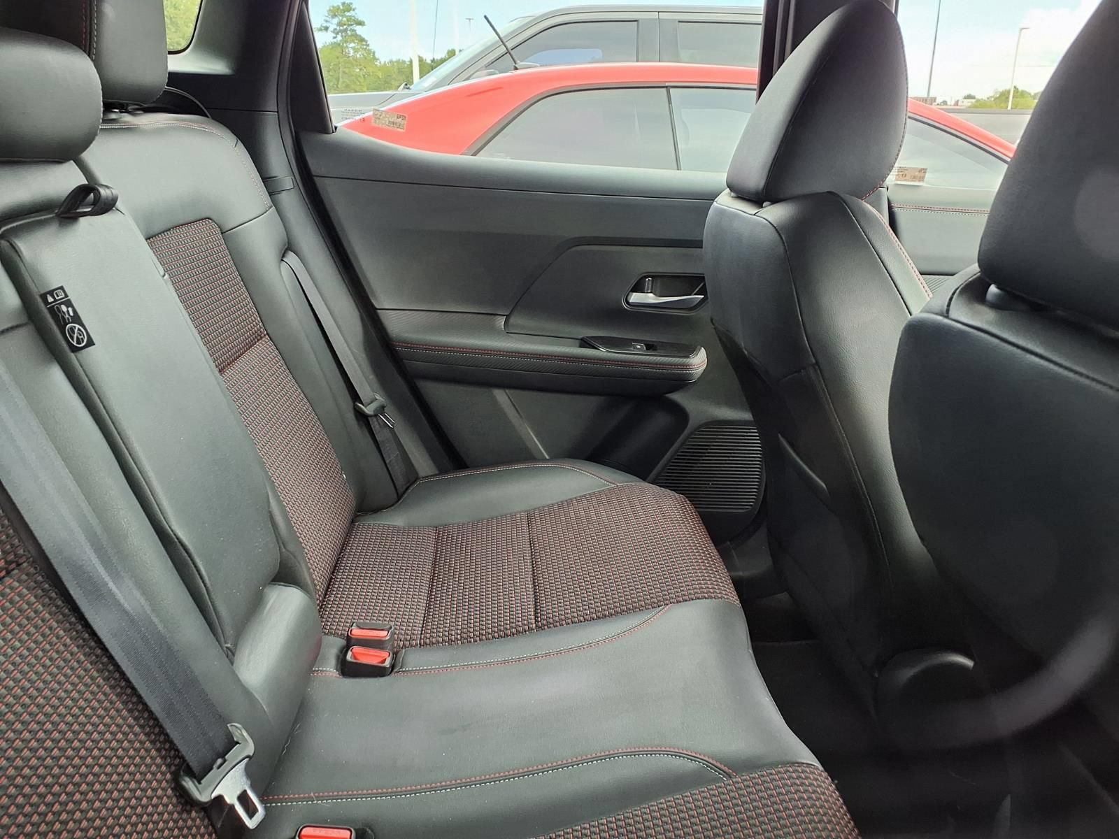 Used 2025 Nissan Kicks SR FWD image 6