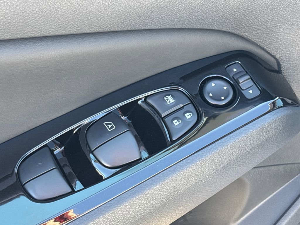 New 2025 Nissan Altima 2.5 SR image 30