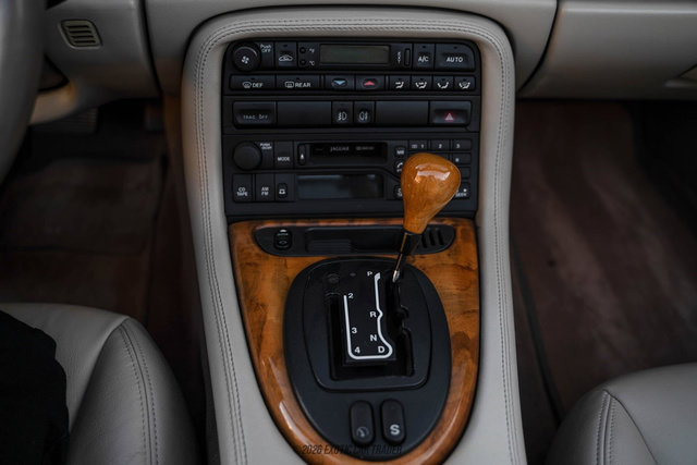 Used 2000 Jaguar XK8 Convertible RWD image 36