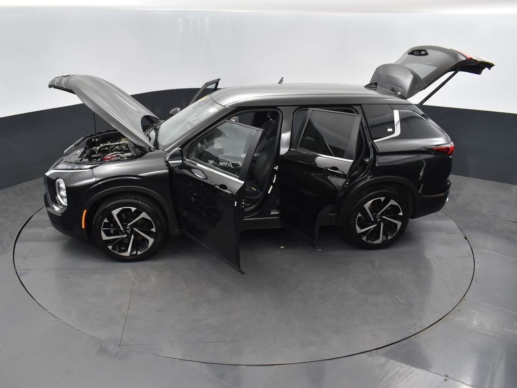 Used 2023 Mitsubishi Outlander SE image 57