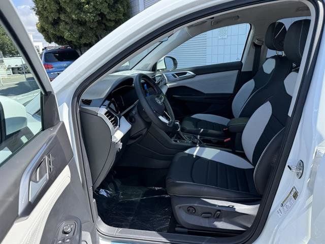 New 2025 Volkswagen Taos SEL image 16
