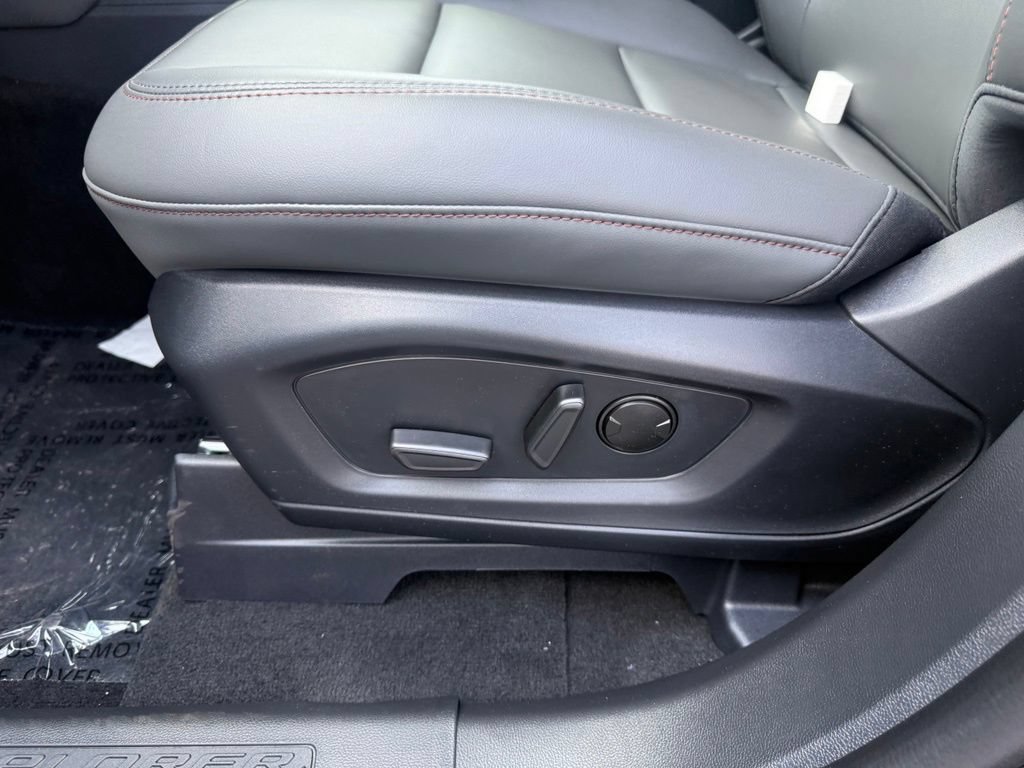 New 2026 Ford Explorer Active w/ Active Comfort Package AWD/4WD image 14
