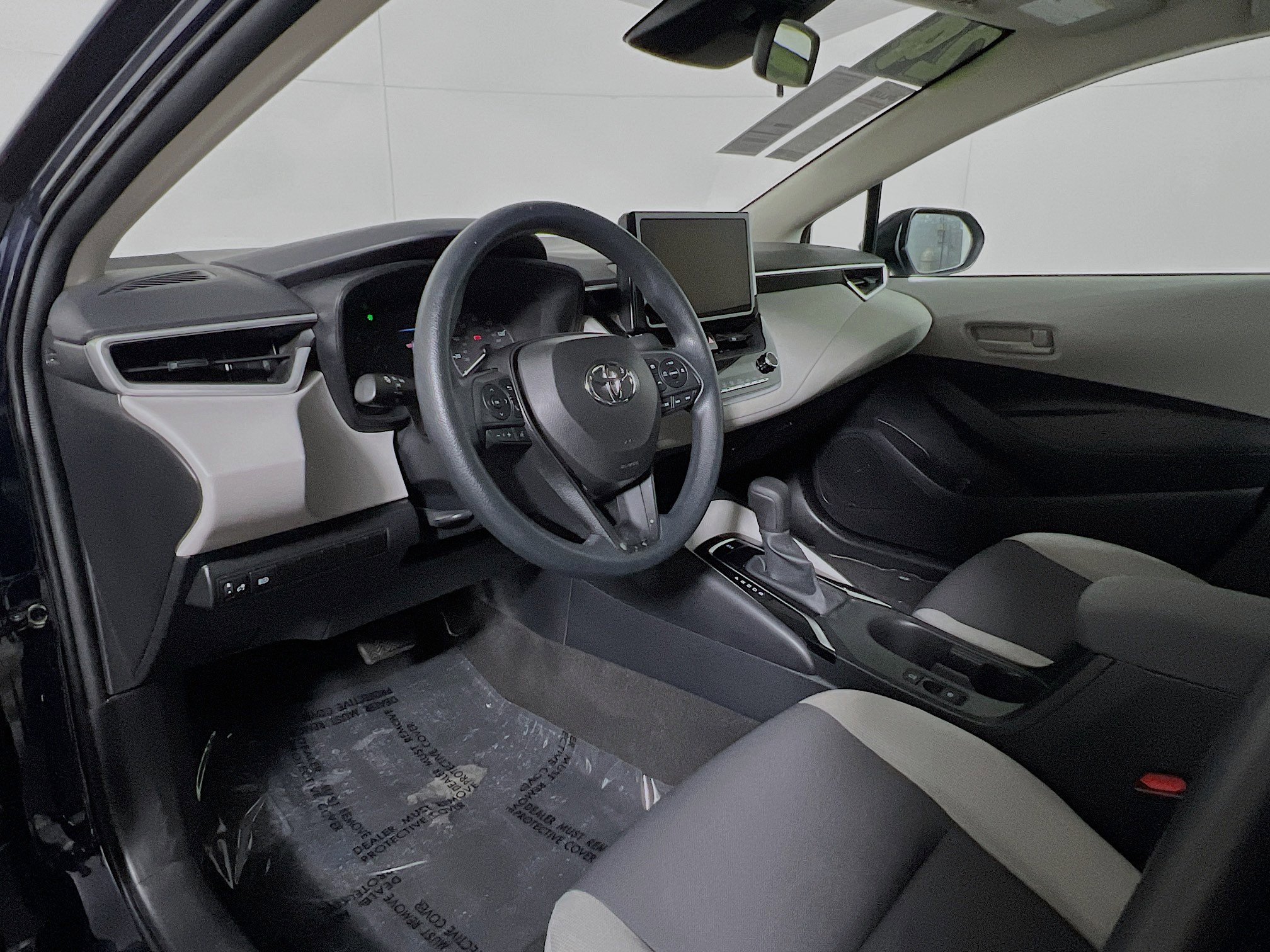 Used 2024 Toyota Corolla LE FWD image 30