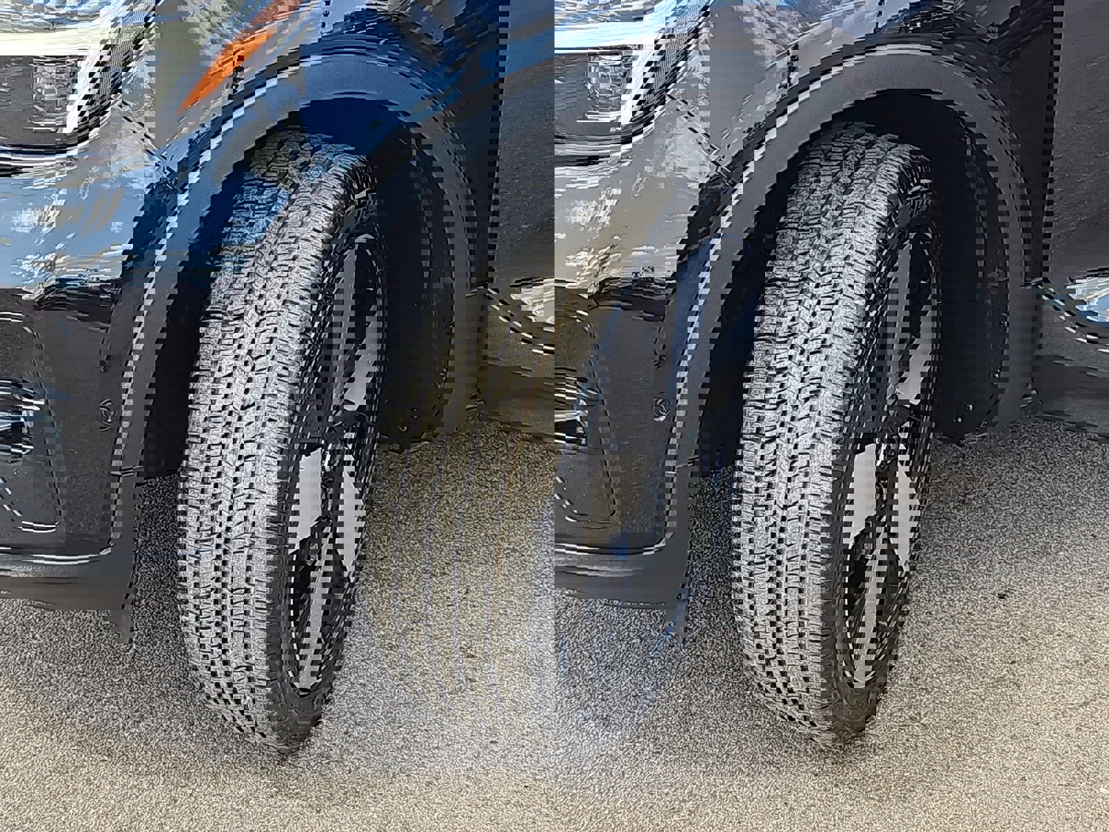 Used 2023 Volvo C40 P8 Recharge Ultimate AWD/4WD image 33