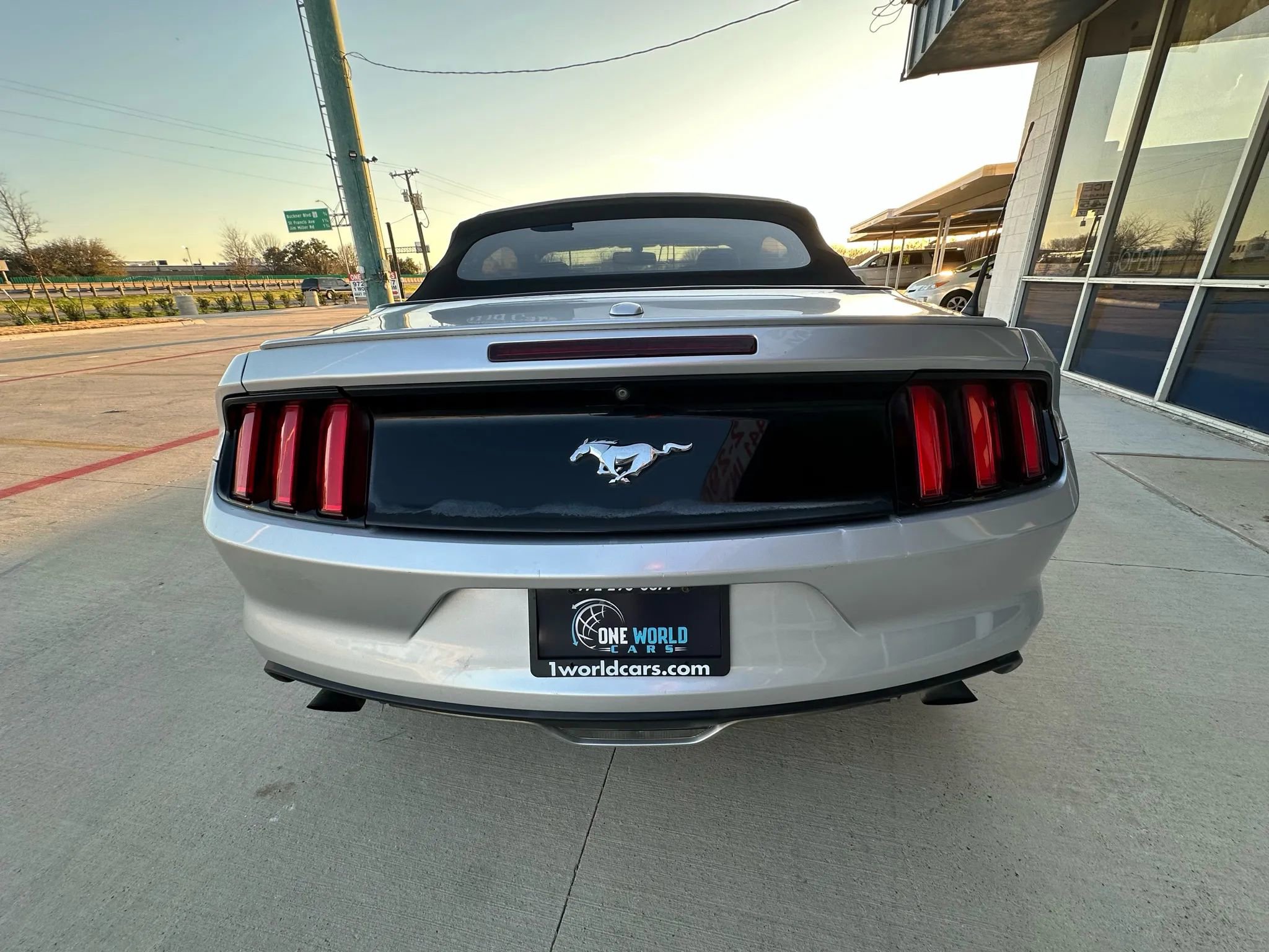Used 2016 Ford Mustang Premium image 4
