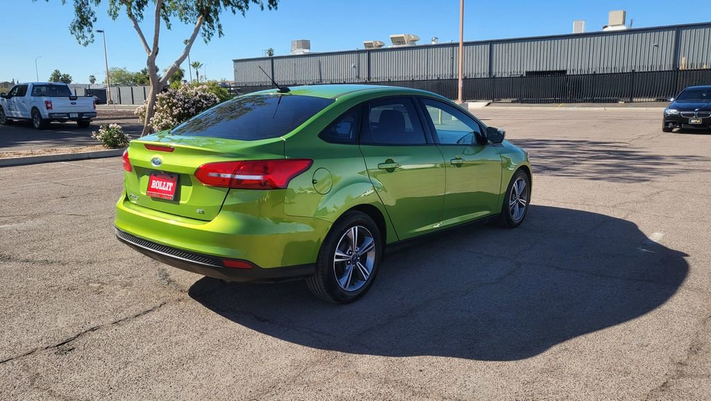 Used 2018 Ford Focus SE w/ SE Appearance Package image 9