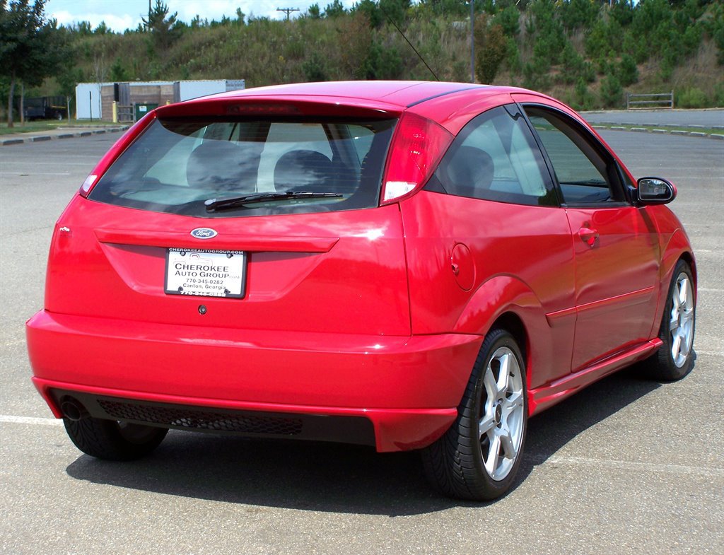 Used 2004 Ford Focus SVT image 2