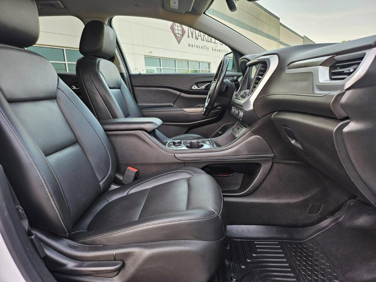 Used 2022 GMC Acadia SLT w/ LPO, Floor Liner Package image 14