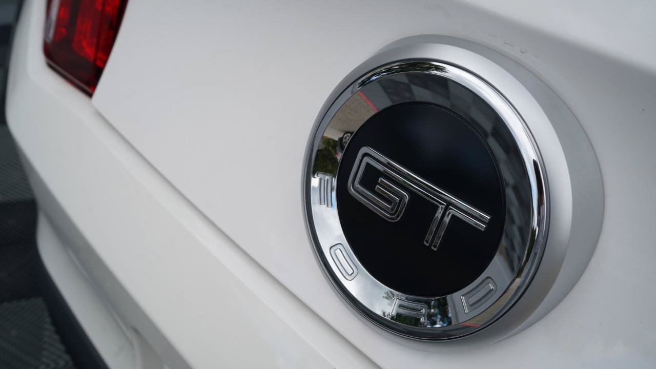 Used 2010 Ford Mustang GT RWD image 34