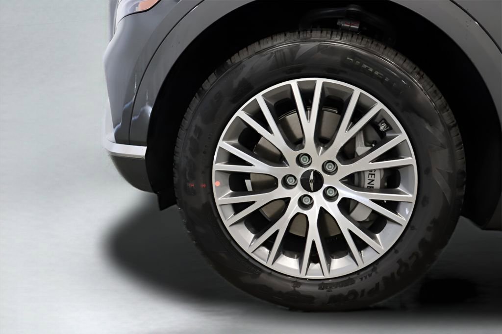 Certified 2025 Genesis GV80 2.5T Standard AWD/4WD image 5