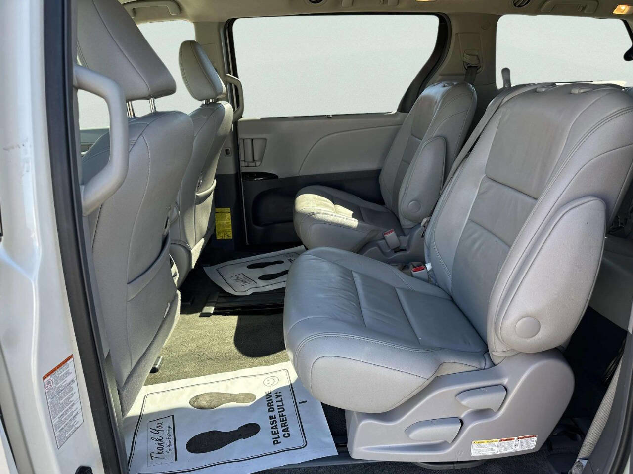 Used 2015 Toyota Sienna XLE image 11