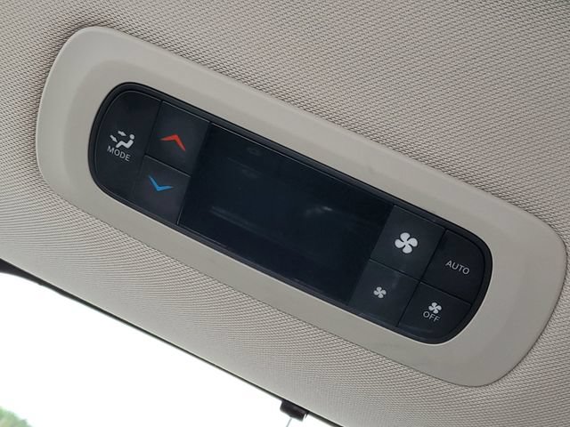 Used 2024 Chrysler Pacifica Touring-L FWD image 35