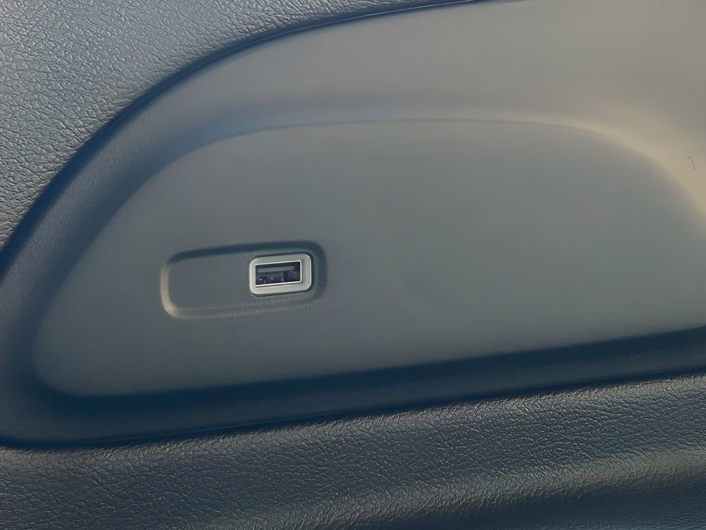 New 2026 Chrysler Pacifica Limited w/ Uconnect Theater Family Group image 34