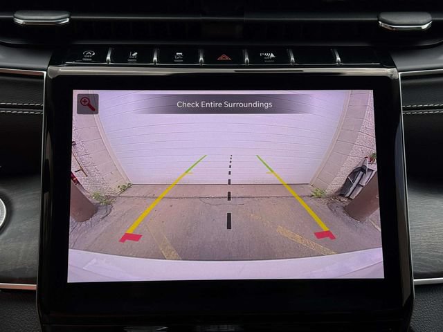 Used 2023 Jeep Grand Cherokee L Limited AWD/4WD image 15