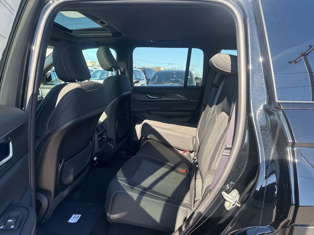 New 2026 Jeep Grand Cherokee Laredo image 23