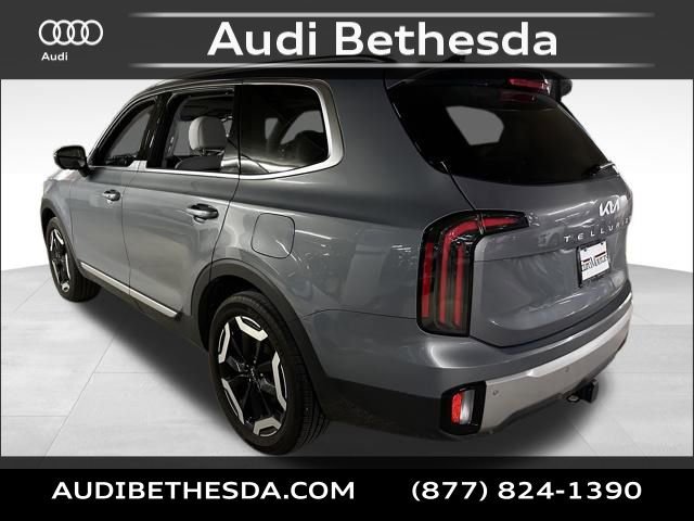 Used 2023 Kia Telluride EX w/ EX Captain's Chair Package image 5