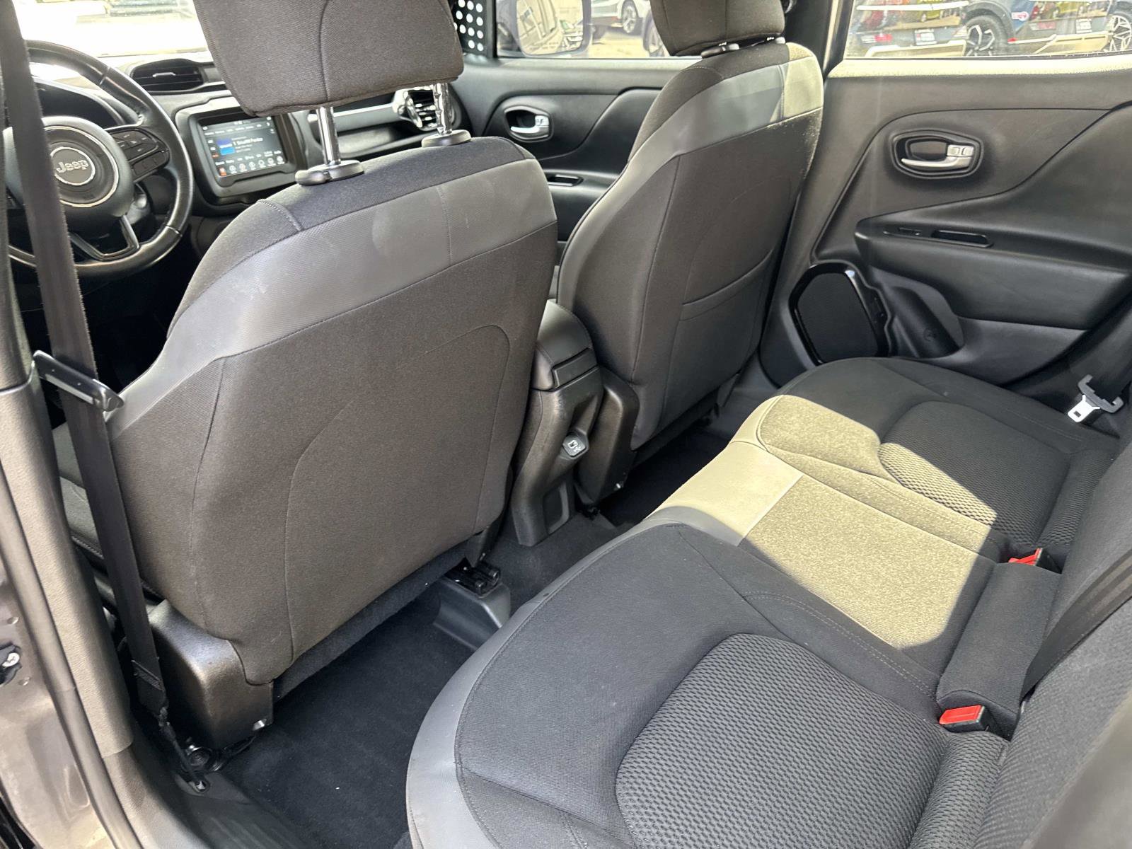 Used 2019 Jeep Renegade Altitude w/ Quick Order Package 2XM image 10