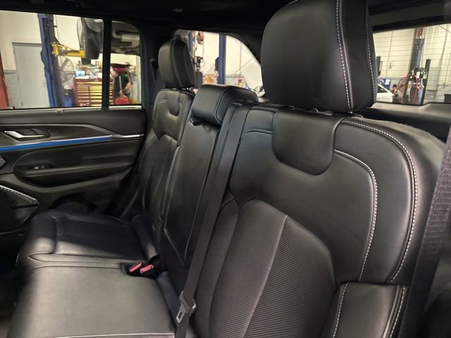 Used 2022 Jeep Grand Cherokee Overland image 30