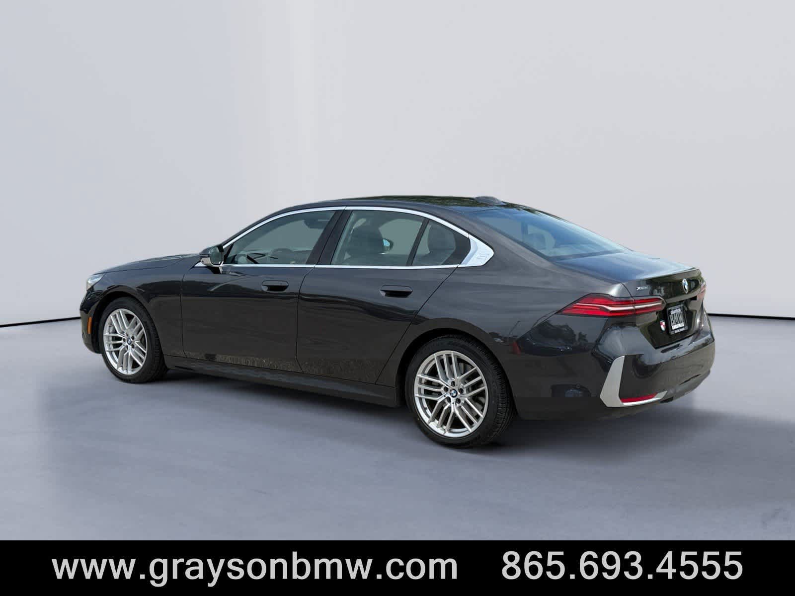 Used 2025 BMW 540i xDrive AWD/4WD image 5