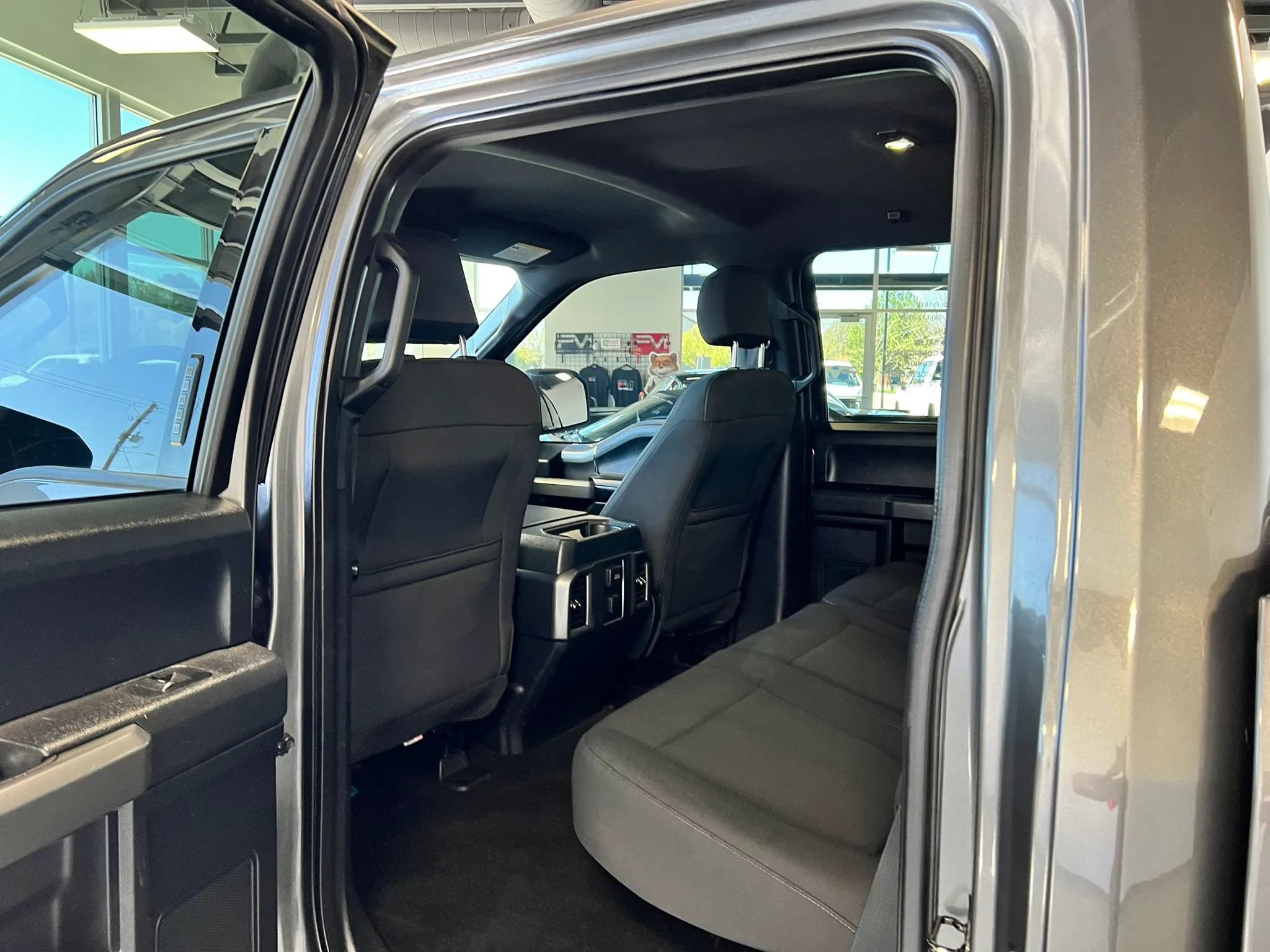 Used 2015 Ford F150 XLT w/ Equipment Group 302A Luxury AWD/4WD image 17