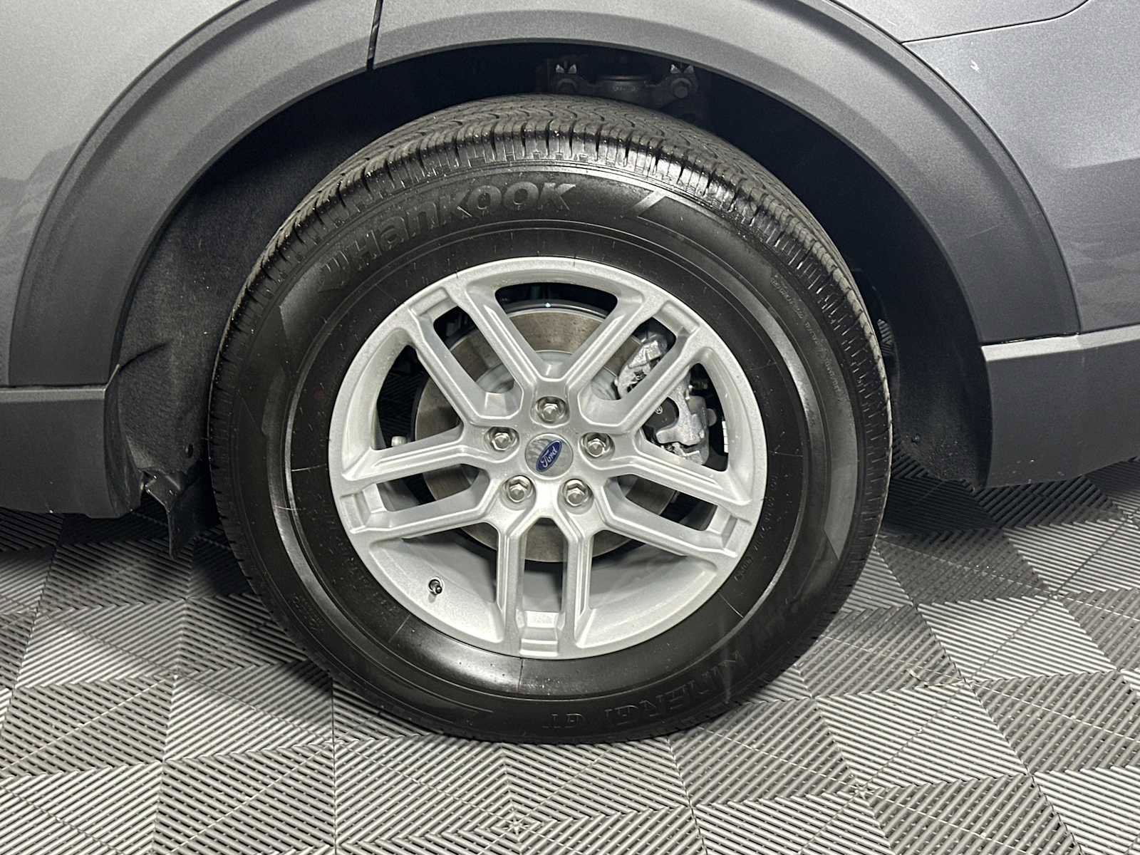 Used 2025 Ford Explorer Active w/ Active Comfort Package RWD image 24