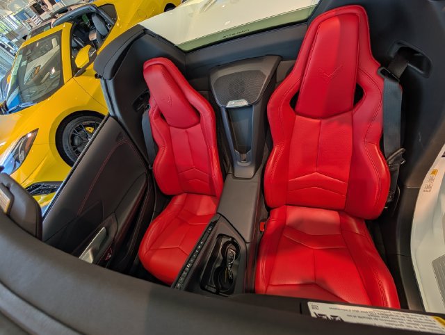 Used 2025 Chevrolet Corvette Stingray Convertible w/ 1LT RWD image 11