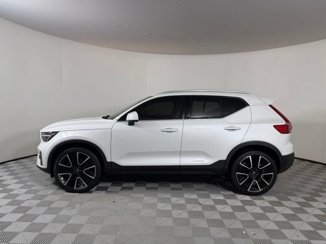 Used 2024 Volvo XC40 B5 Ultimate w/ Protection Package Premier AWD/4WD image 4