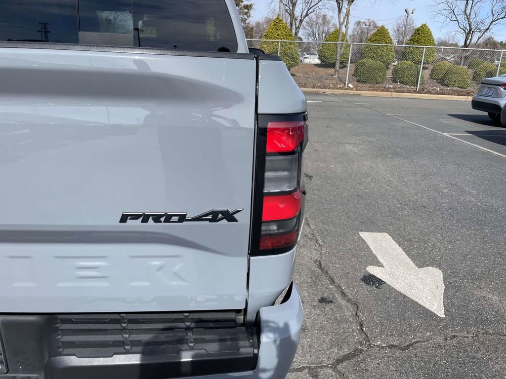 Used 2023 Nissan Frontier PRO-4X w/ Pro-4X Premium Package image 18