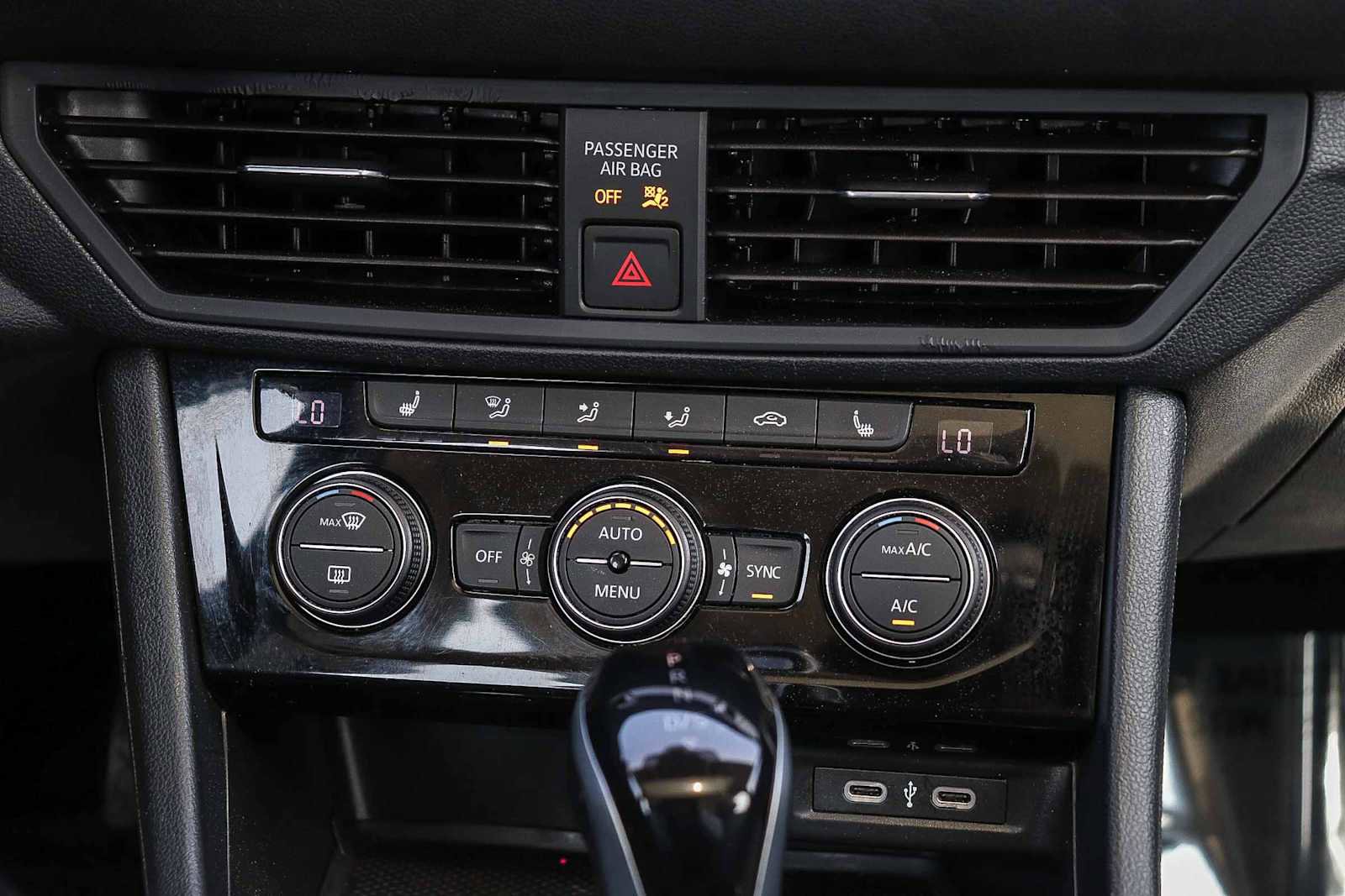 Used 2024 Volkswagen Jetta SE image 14