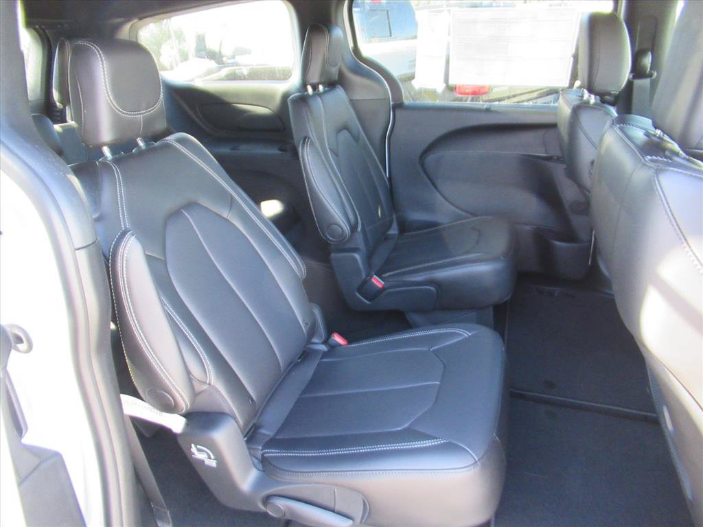 New 2026 Chrysler Voyager LX FWD image 27
