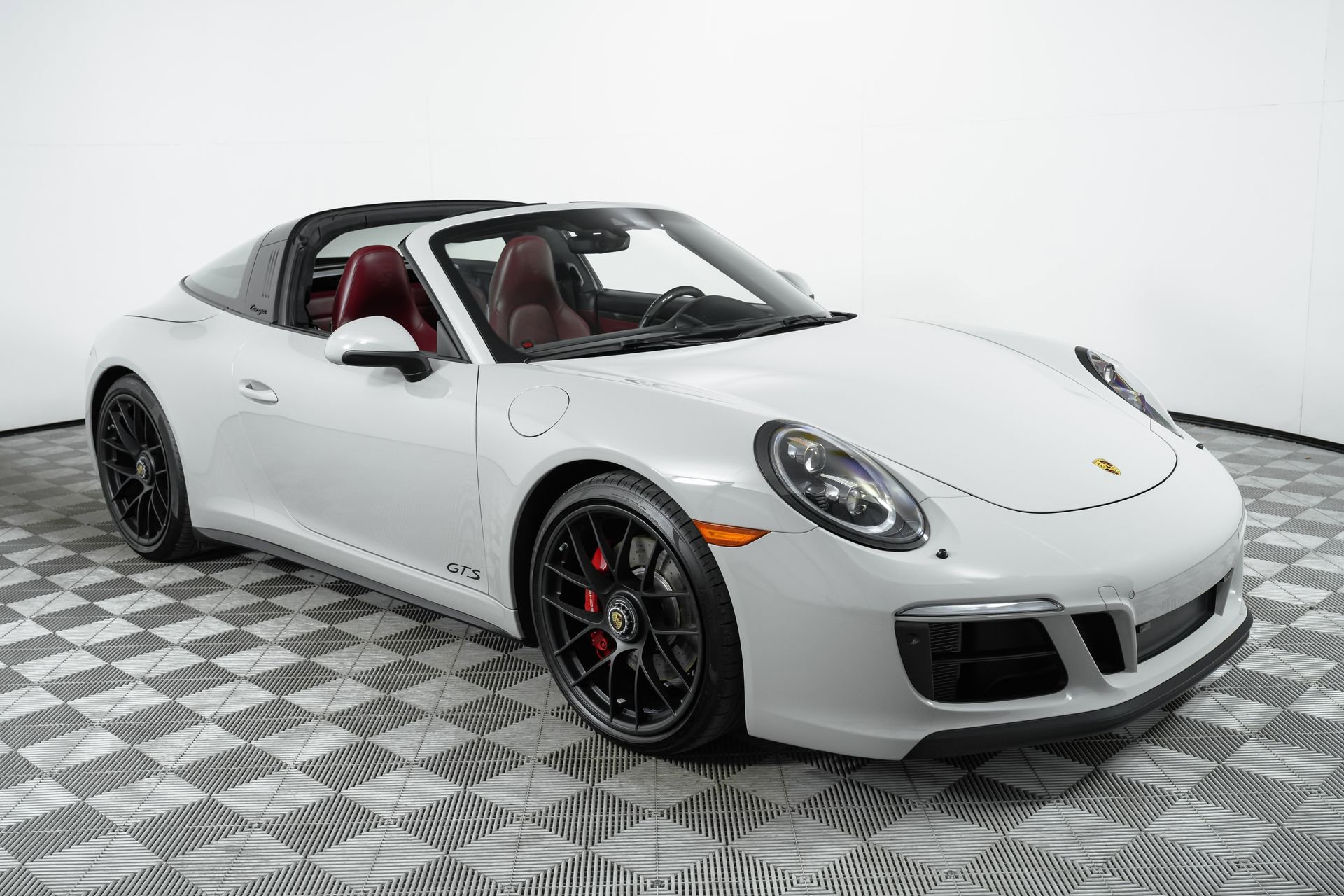 Used 2018 Porsche 911 Targa 4 GTS image 60