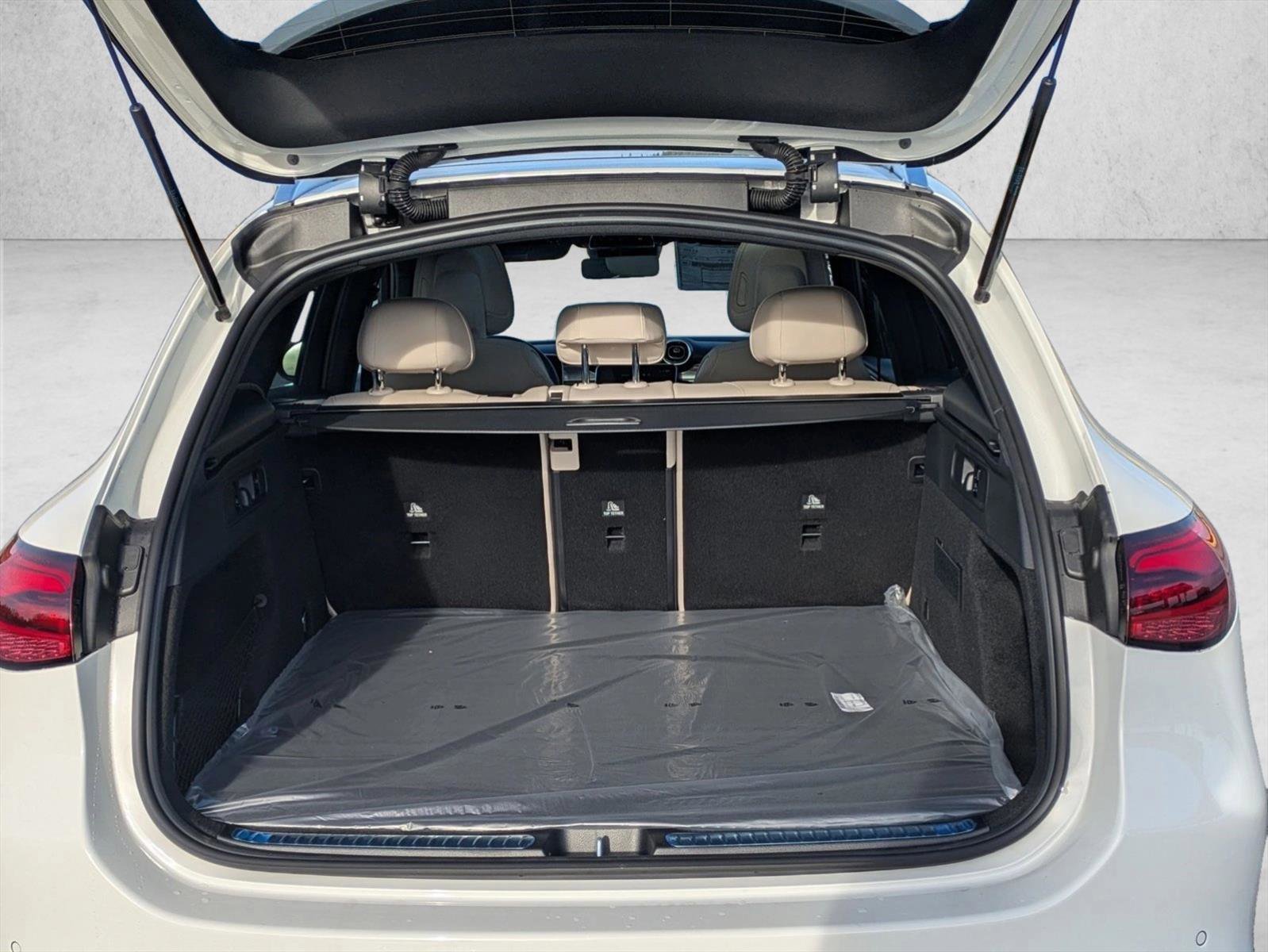 New 2026 Mercedes-Benz GLC 300 4MATIC image 6
