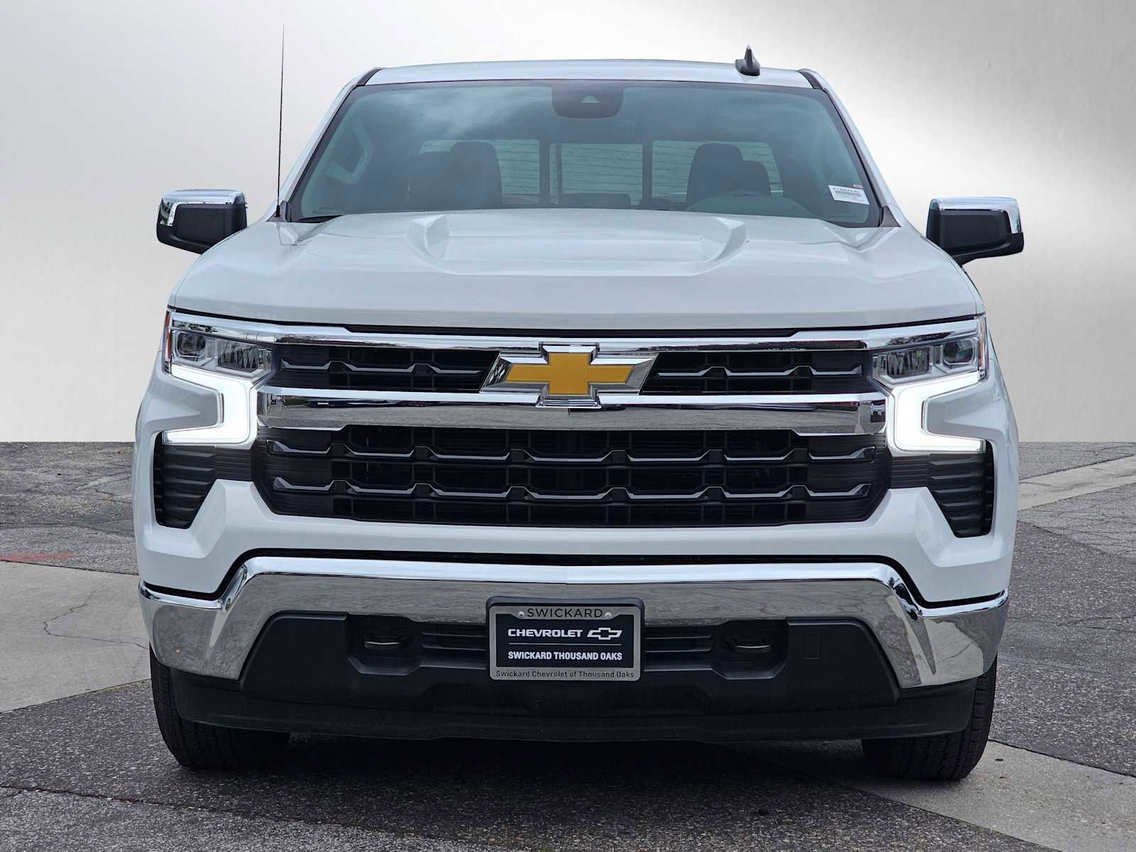 Used 2025 Chevrolet Silverado 1500 LT w/ Convenience Package II image 8