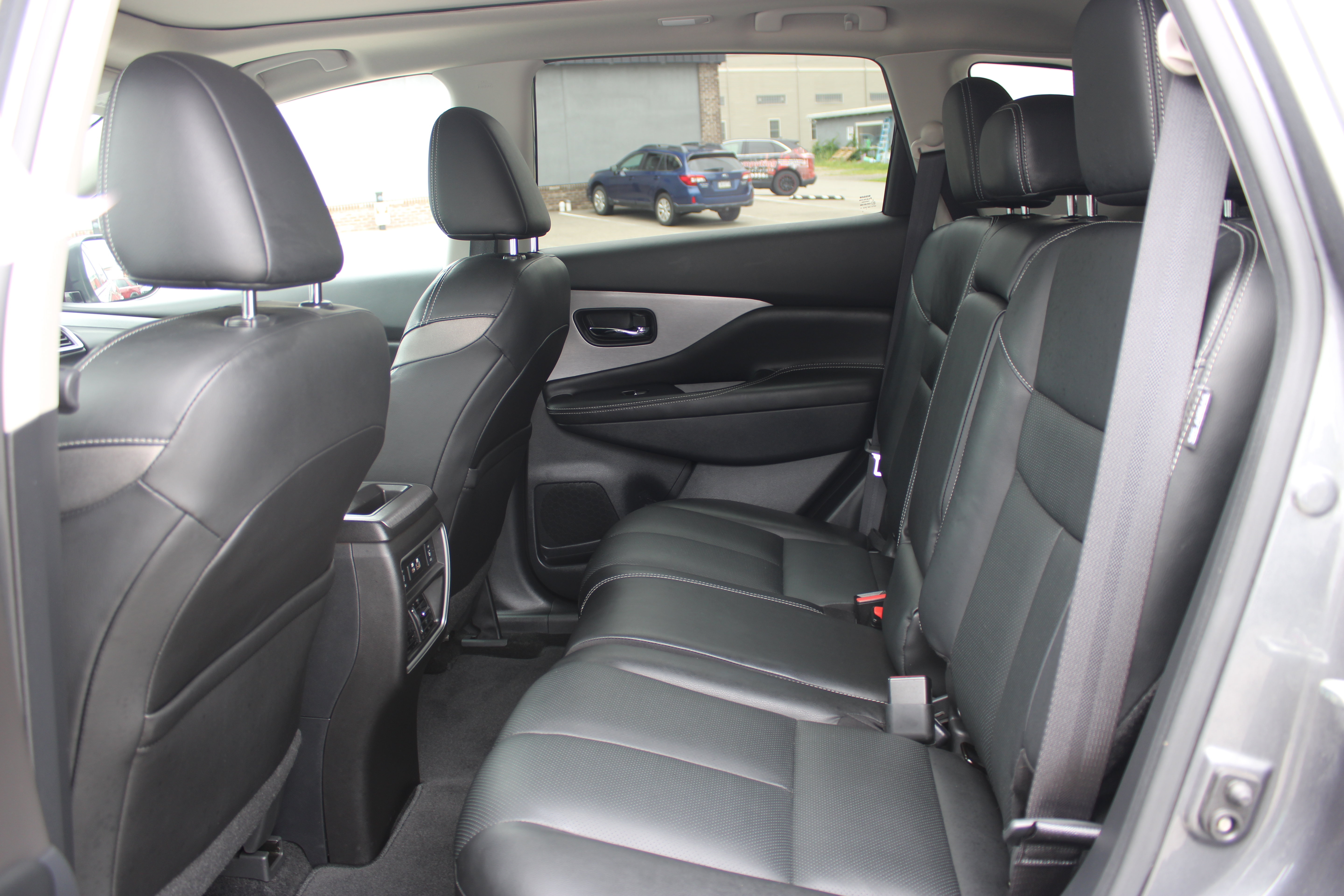 Used 2020 Nissan Murano SL w/ Moonroof Package AWD/4WD image 10