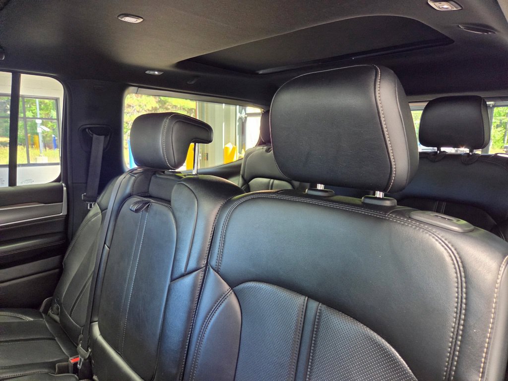 Used 2024 Jeep Wagoneer Series II AWD/4WD image 24