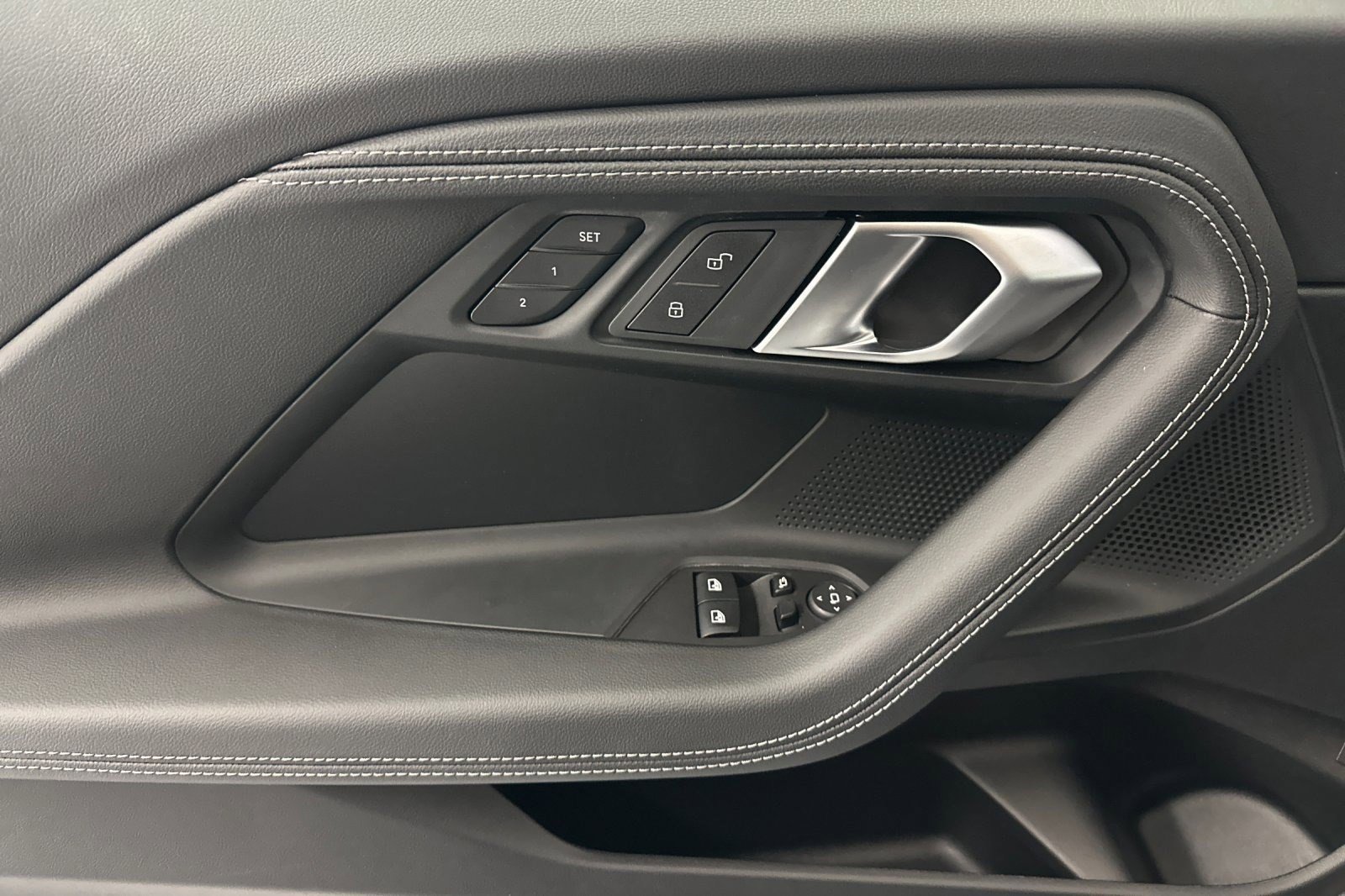 Used 2025 BMW 230i Coupe w/ Convenience Package image 13