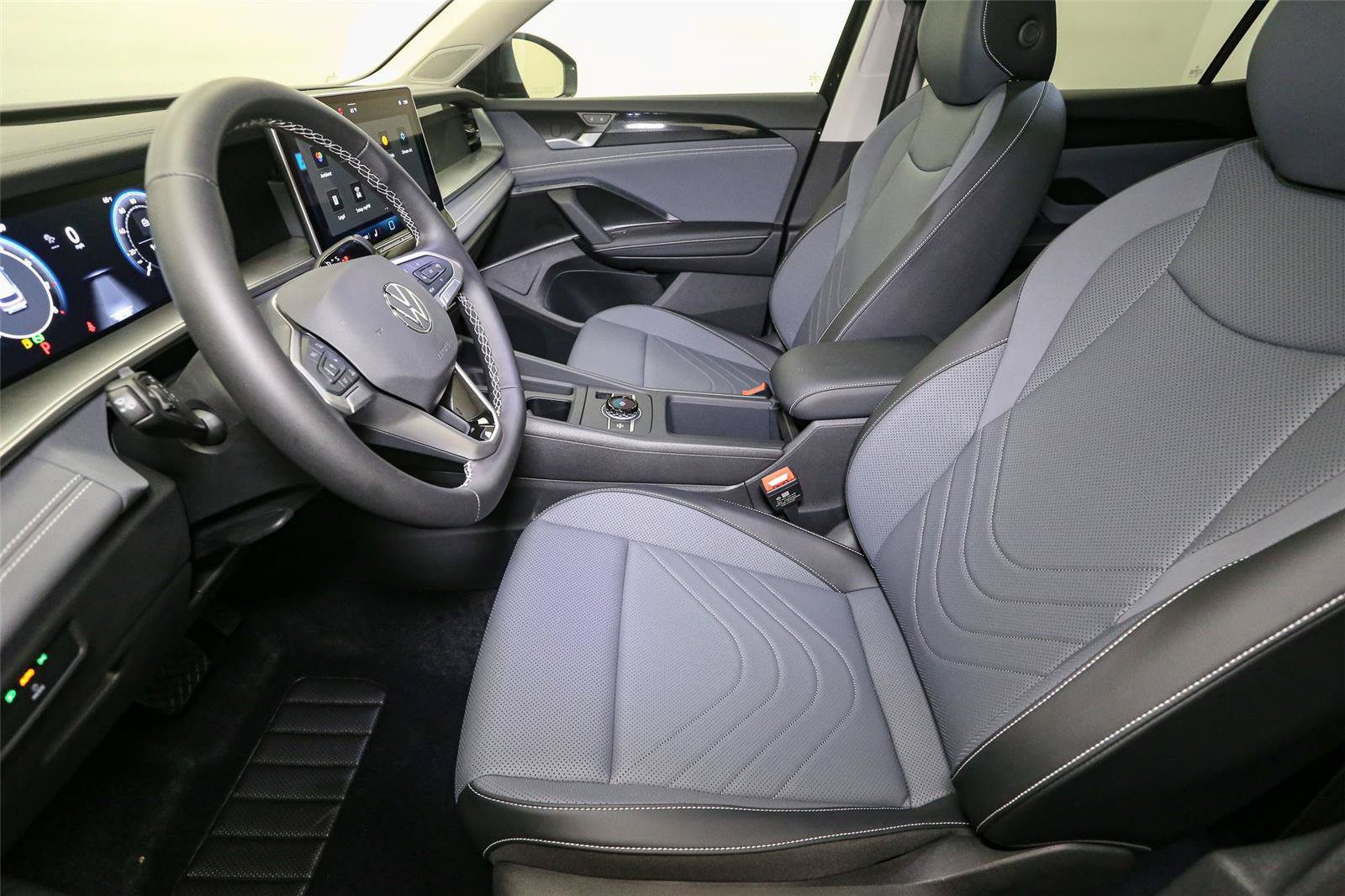 New 2026 Volkswagen Tiguan SE AWD/4WD image 26